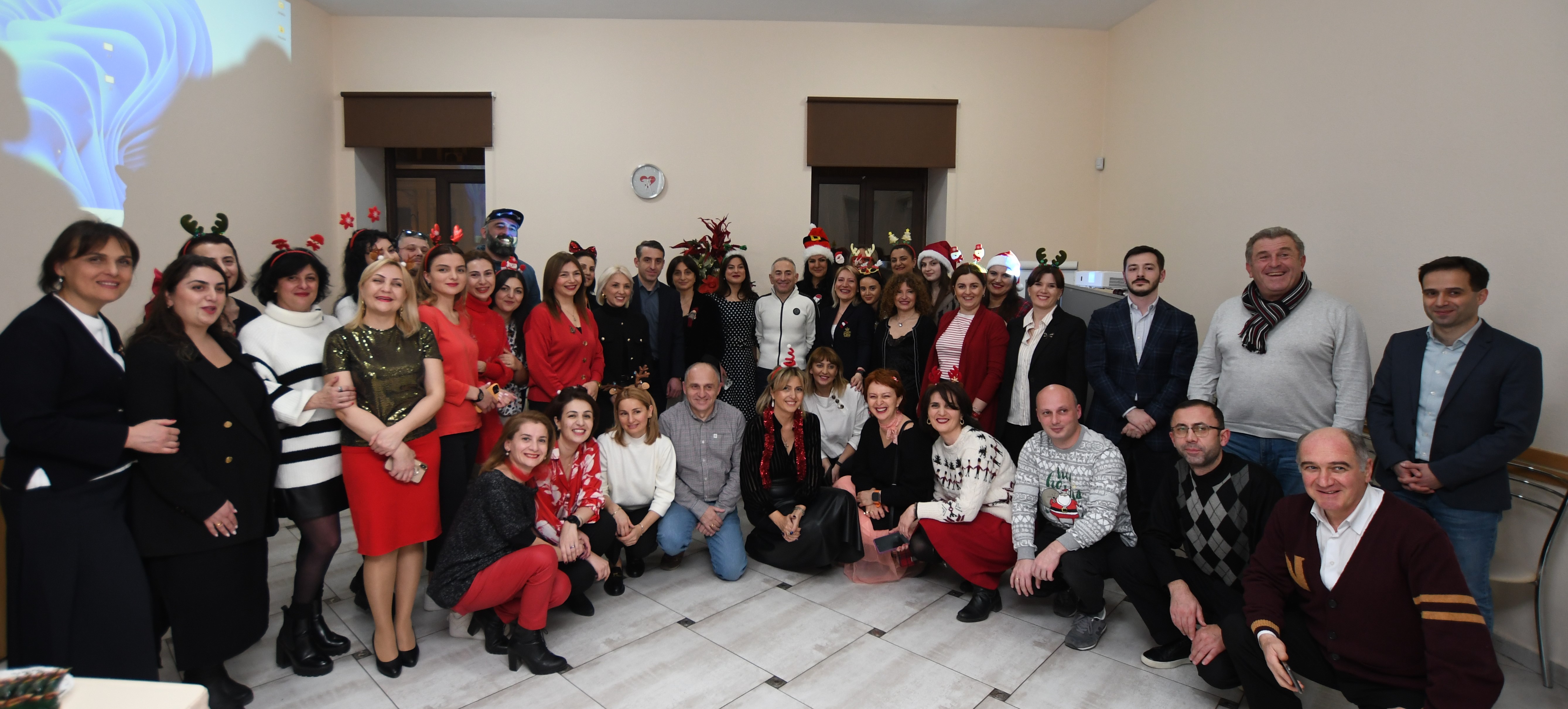 ავერსელი სანტების საიდუმლოს ნათელი მოეფინა