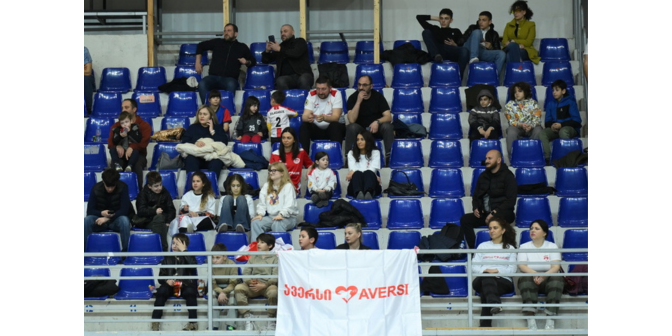 კომპანია ავერსი აქტიურად მონაწილეობს სპორტ–ბიზნეს მენეჯმენტის მიერ ორგანიზებულ სამოყვარულო ტურნირში